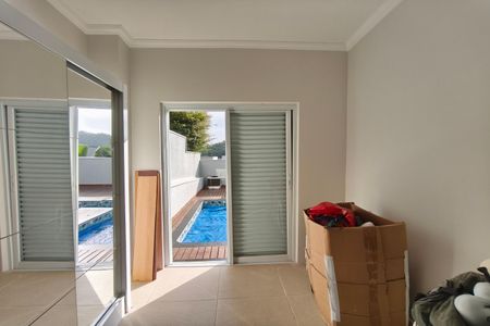 Casa de condomínio à venda com 299m², 5 quartos e 4 vagas Casa de condomínio à venda com 299m², 5 quartos e 4 vagasQuarto de Serviço