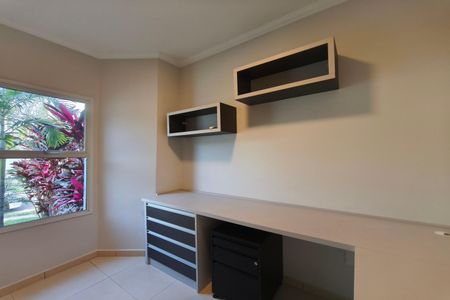 Casa de condomínio à venda com 299m², 5 quartos e 4 vagas Casa de condomínio à venda com 299m², 5 quartos e 4 vagasEscritório