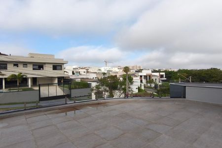 Casa de condomínio à venda com 299m², 5 quartos e 4 vagas Casa de condomínio à venda com 299m², 5 quartos e 4 vagasVaranda