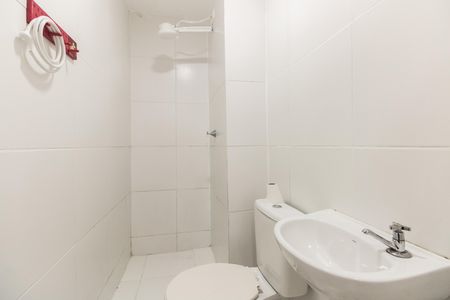 Banheiro  de apartamento para alugar com 2 quartos, 33m² em Vila Matilde, São Paulo