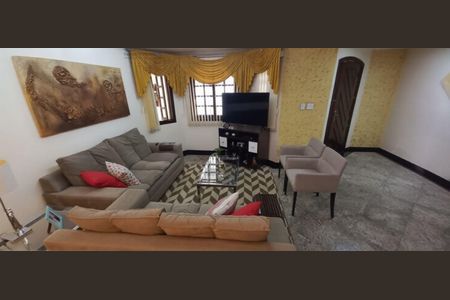 Casa à venda com 4 quartos, 183m² em Vila Regente Feijó, São Paulo