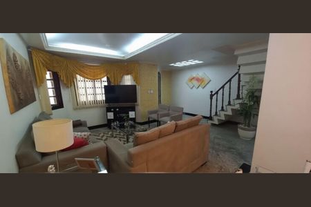 Casa à venda com 4 quartos, 183m² em Vila Regente Feijó, São Paulo