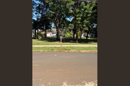 Casa à venda com 190m², 4 quartos e 2 vagas Casa à venda com 190m², 4 quartos e 2 vagasVista