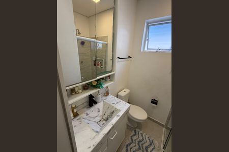 Casa à venda com 190m², 4 quartos e 2 vagas Casa à venda com 190m², 4 quartos e 2 vagasBanheiro 1