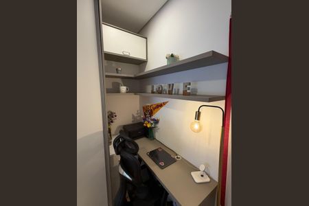 Casa à venda com 190m², 4 quartos e 2 vagas Casa à venda com 190m², 4 quartos e 2 vagasQuarto