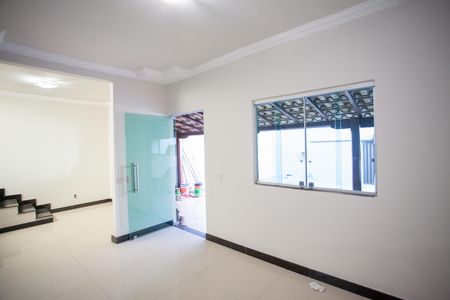 Sala de casa para alugar com 3 quartos, 180m² em Alvorada, Contagem