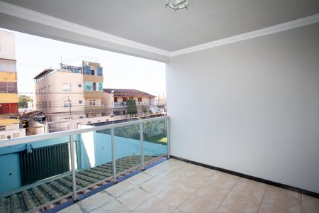 Casa para alugar com 180m², 3 quartos e 4 vagas Casa para alugar com 180m², 3 quartos e 4 vagasVaranda