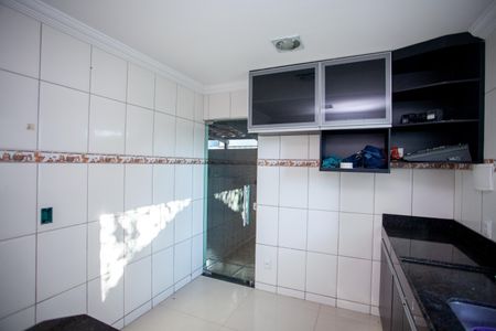 Casa para alugar com 180m², 3 quartos e 4 vagas Casa para alugar com 180m², 3 quartos e 4 vagasCozinha e Área de Serviço