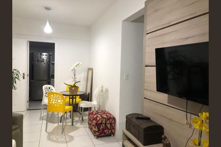 Sala de apartamento para alugar com 3 quartos, 78m² em Saboeiro, Salvador