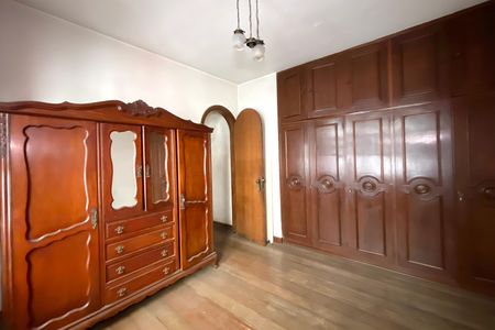 Casa para alugar com 5 quartos, 456m² em Barro Preto, Belo Horizonte