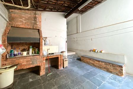 Casa para alugar com 5 quartos, 456m² em Barro Preto, Belo Horizonte