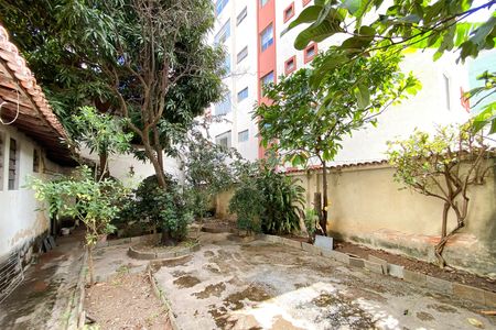 Casa para alugar com 5 quartos, 456m² em Barro Preto, Belo Horizonte