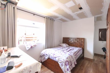 Casa à venda com 3 quartos, 360m² em Novo Riacho, Contagem