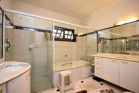 Casa para alugar com 680m², 6 quartos e 6 vagas Casa para alugar com 680m², 6 quartos e 6 vagasbanheiro Suite 2