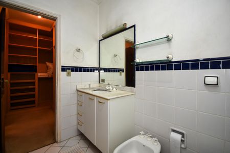 Casa para alugar com 680m², 6 quartos e 6 vagas Casa para alugar com 680m², 6 quartos e 6 vagasbanheiro Suite 3