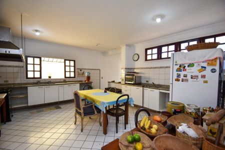 Casa para alugar com 680m², 6 quartos e 6 vagas Casa para alugar com 680m², 6 quartos e 6 vagascozinha
