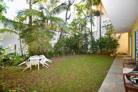 Casa para alugar com 680m², 6 quartos e 6 vagas Casa para alugar com 680m², 6 quartos e 6 vagasjaridm quintal