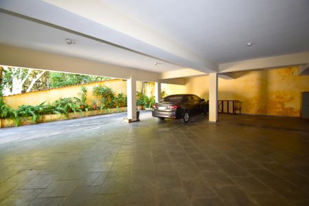 garagem de casa à venda com 6 quartos, 680m² em Vila Madalena, São Paulo