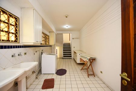Casa para alugar com 680m², 6 quartos e 6 vagas Casa para alugar com 680m², 6 quartos e 6 vagaslavanderia
