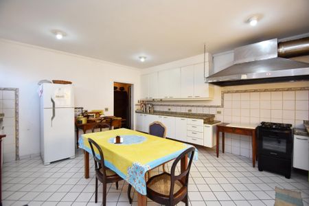 Casa para alugar com 680m², 6 quartos e 6 vagas Casa para alugar com 680m², 6 quartos e 6 vagascozinha