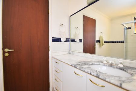 Casa para alugar com 680m², 6 quartos e 6 vagas Casa para alugar com 680m², 6 quartos e 6 vagasbanheiro Suite 4