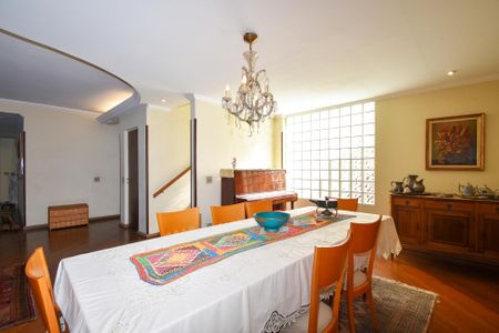 Casa para alugar com 680m², 6 quartos e 6 vagas Casa para alugar com 680m², 6 quartos e 6 vagassala de jantar