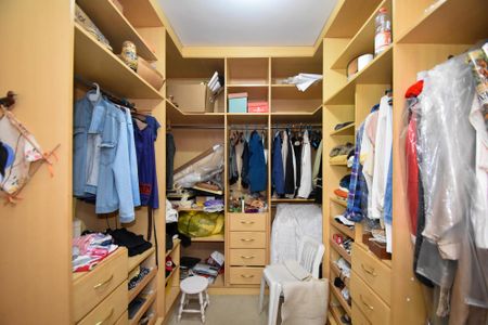 Casa para alugar com 680m², 6 quartos e 6 vagas Casa para alugar com 680m², 6 quartos e 6 vagascloset Suite 2