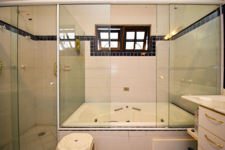 Casa para alugar com 680m², 6 quartos e 6 vagas Casa para alugar com 680m², 6 quartos e 6 vagasbanheiro Suite 2