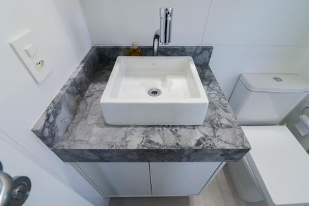 Apartamento à venda com 58m², 2 quartos e 1 vaga Apartamento à venda com 58m², 2 quartos e 1 vagaBanheiro da Suíte