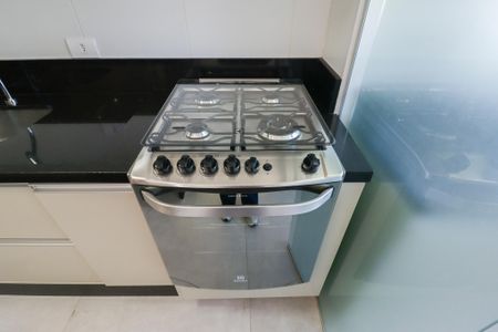 Cozinha e Área de Serviço de apartamento à venda com 2 quartos, 58m² em Santa Teresinha, São Paulo