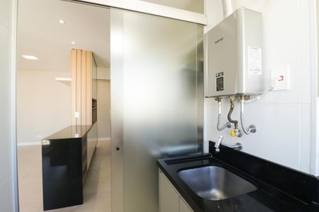 Apartamento à venda com 58m², 2 quartos e 1 vaga Apartamento à venda com 58m², 2 quartos e 1 vagaCozinha e Área de Serviço