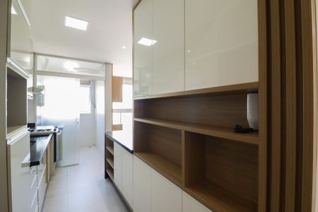 Apartamento à venda com 58m², 2 quartos e 1 vaga Apartamento à venda com 58m², 2 quartos e 1 vagaCozinha e Área de Serviço