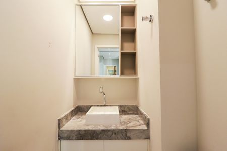 Apartamento à venda com 58m², 2 quartos e 1 vaga Apartamento à venda com 58m², 2 quartos e 1 vagaBanheiro Social