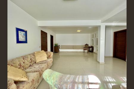 Casa para alugar com 400m², 4 quartos e 5 vagas