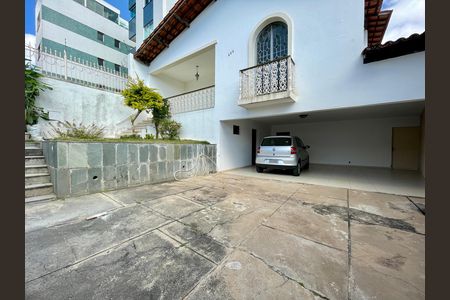 Casa para alugar com 400m², 4 quartos e 5 vagas