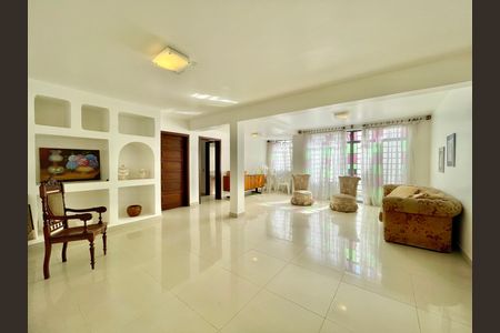 Casa para alugar com 400m², 4 quartos e 5 vagas