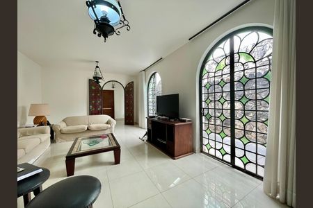 Casa para alugar com 400m², 4 quartos e 5 vagas