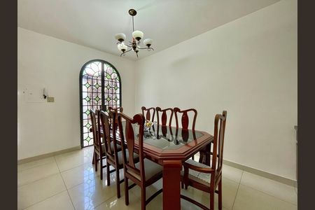 Casa para alugar com 400m², 4 quartos e 5 vagas