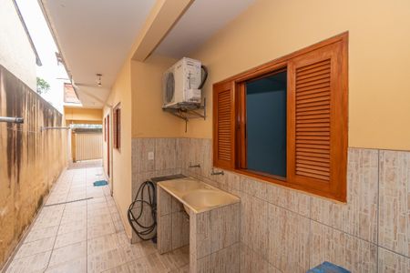 Casa para alugar com 119m², 2 quartos e 1 vagaÁrea de Serviço