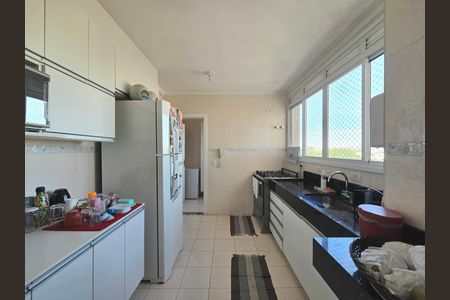 Cozinha de apartamento para alugar com 4 quartos, 168m² em Moema, São Paulo
