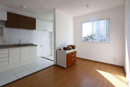 Sala  de apartamento para alugar com 2 quartos, 40m² em Parque Reboucas, São Paulo