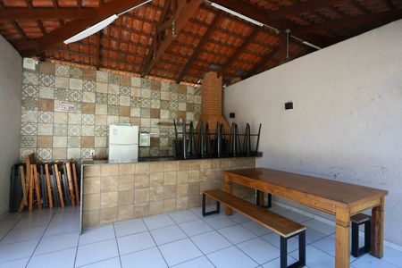 Apartamento para alugar com 40m², 2 quartos e 1 vagaÁrea comum - Churrasqueira