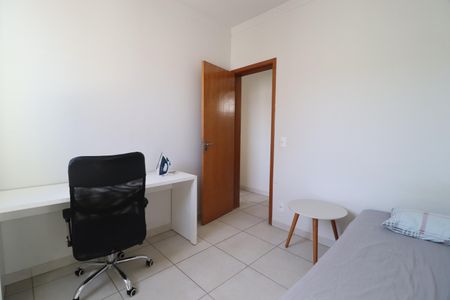 Quarto 1 de apartamento para alugar com 3 quartos, 75m² em Alto Umuarama, Uberlândia