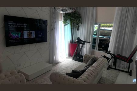 Foto 05 de casa à venda com 3 quartos, 200m² em Jardim Deghi, Barueri