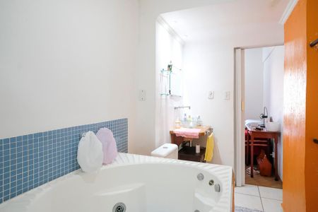Apartamento à venda com 81m², 2 quartos e 1 vagaBanheiro da suíte