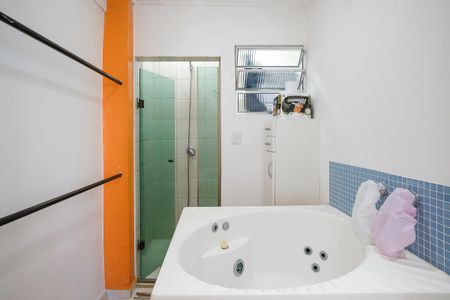 Apartamento à venda com 81m², 2 quartos e 1 vagaBanheiro da suíte