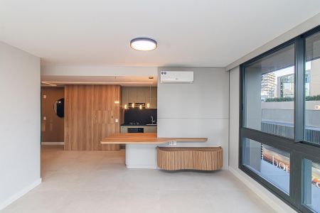 Sala de apartamento para alugar com 1 quarto, 59m² em Três Figueiras, Porto Alegre