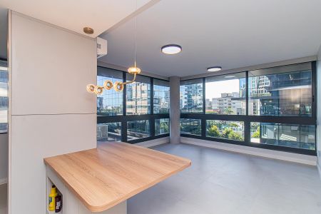 Sala de apartamento para alugar com 1 quarto, 59m² em Três Figueiras, Porto Alegre