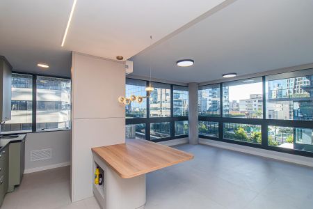 Sala de apartamento para alugar com 1 quarto, 59m² em Três Figueiras, Porto Alegre