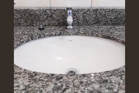 Apartamento à venda com 70m², 2 quartos e 2 vagas Apartamento à venda com 70m², 2 quartos e 2 vagasBanheiro
